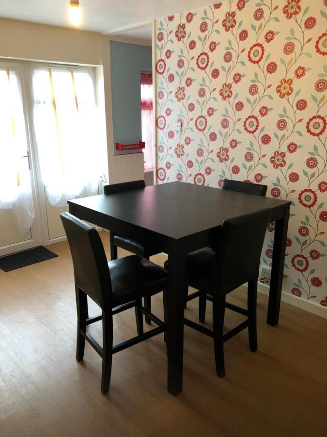 Bed and Breakfast First Choice Great Harrowden Экстерьер фото